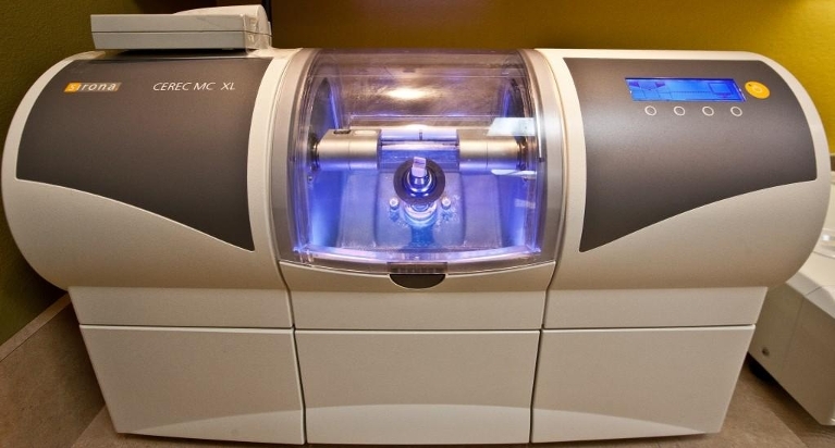 machine that makes dental crowns